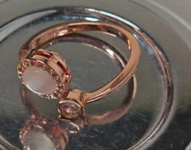 Rose Gold Open Ring with White Gemstone – Elegant Gift for Anniversaries & Birthdays