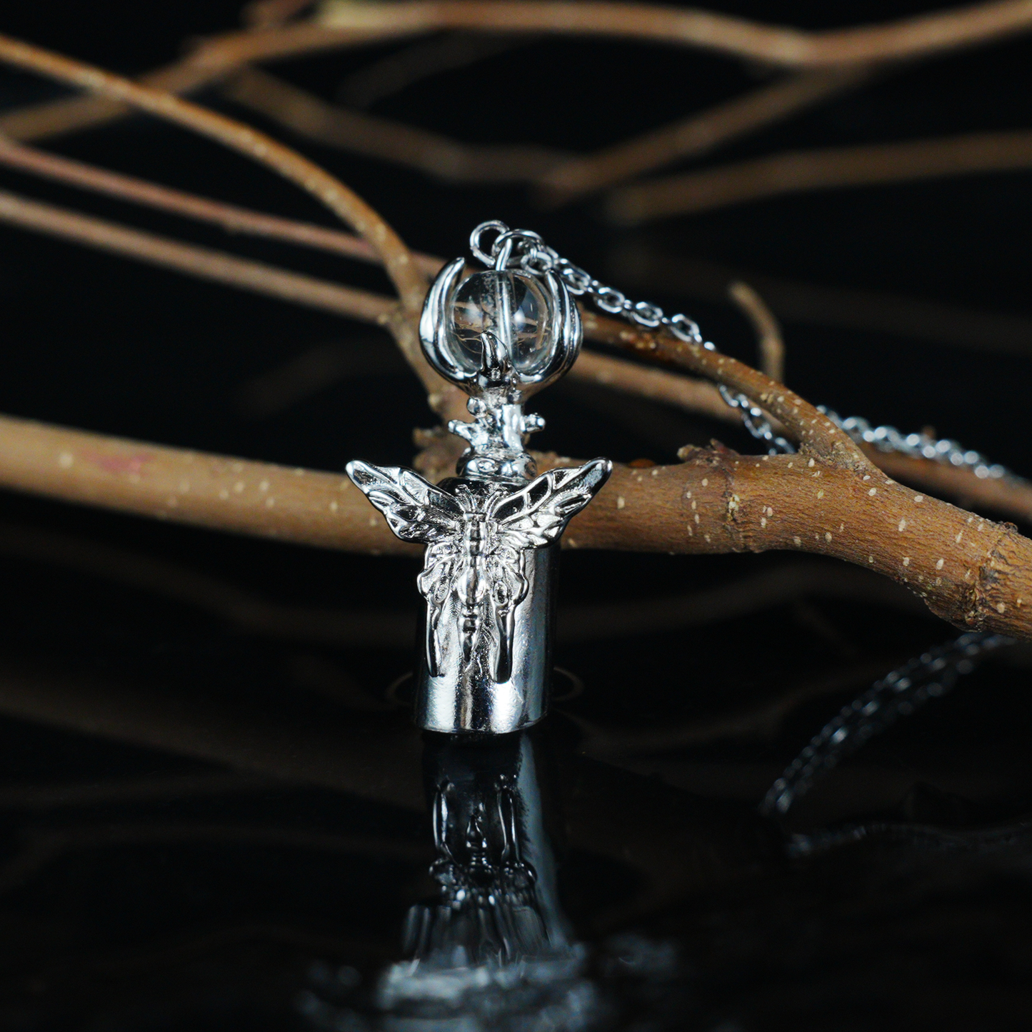 Schmetterlingskugel Halskette Gothic Mond Talisman Anhänger Unikat Schmuck