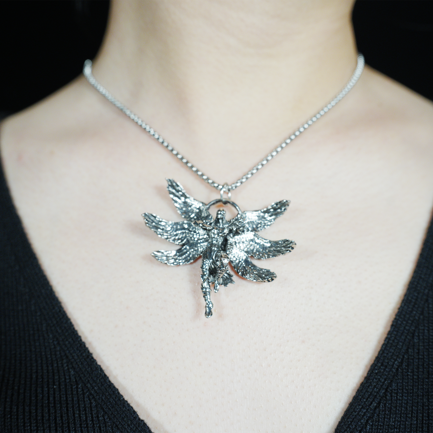 Sechsflügeliger Schutzengel-Anhänger, Gothic-Krieger-Halskette, Fantasy-Schmuck im religiösen Stil