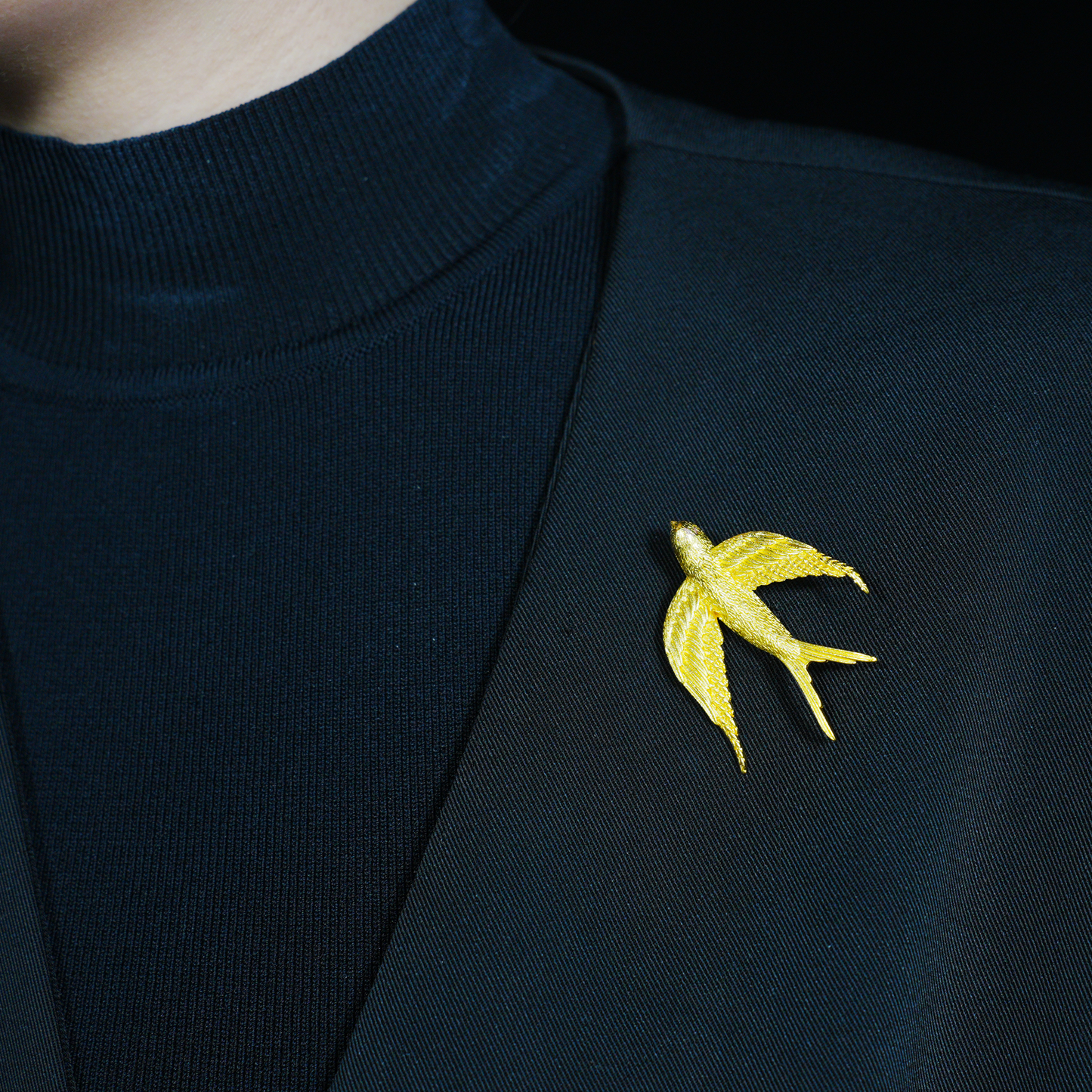 Vintage Gold Schwalben Brosche Elegante Messing Legierung Vogel Pin Retro Statement Schmuck
