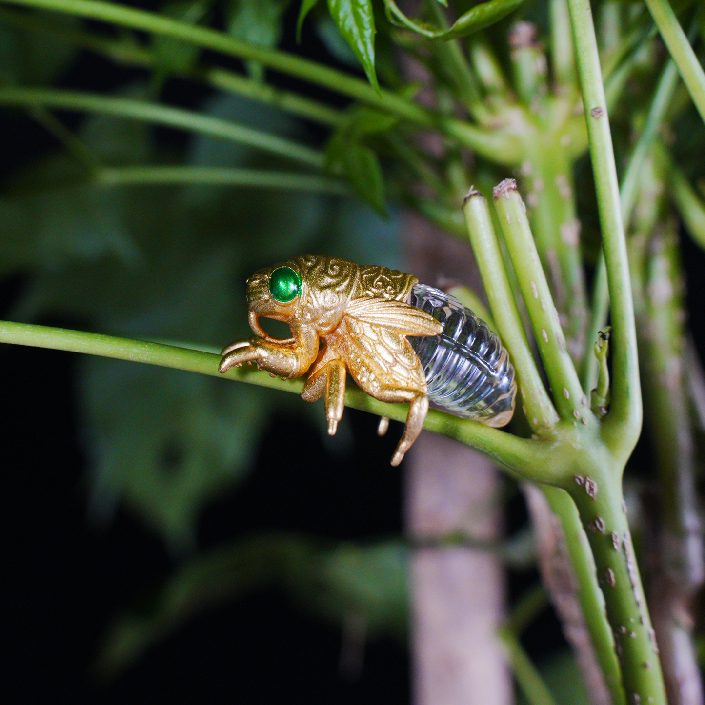 Halskette mit Zikadenanhänger – Vintage-Insektenschmuck in Kristalloptik, Symbol der Wiedergeburt und Klarheit, von der Natur inspiriertes Totemgeschenk