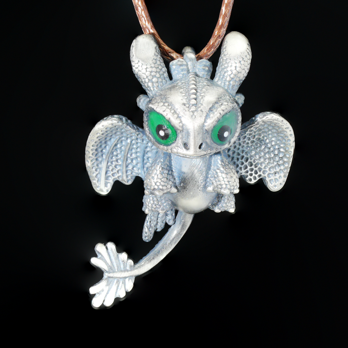 Süße Halskette mit Drachenanhänger – Fantasy-Tierschmuck, grünäugiger Babydrachen-Anhänger, handgefertigtes Geschenk im Gothic-Stil für alle Altersgruppen