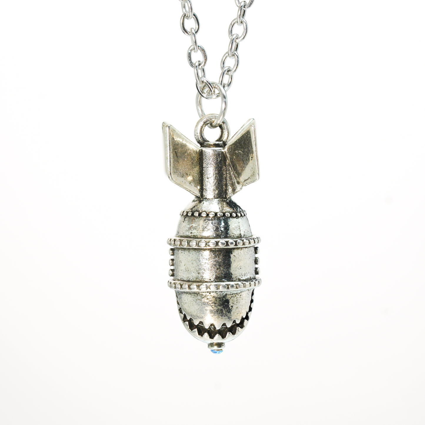Fierce Bomb Head Pendant – Gothic Retro Necklace with Monster Face Design, Industrial Punk Jewelry for Men & Women, Statement Gift