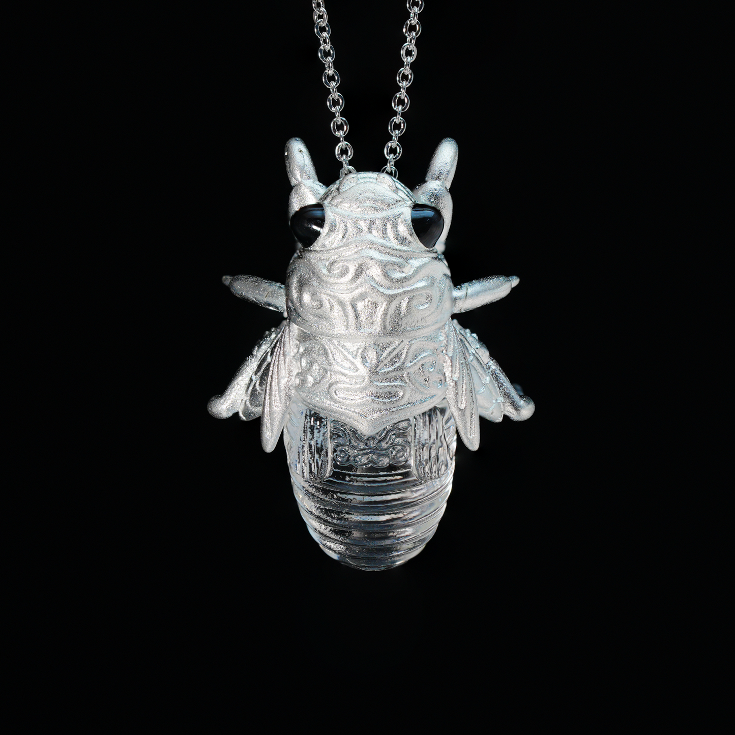 Halskette mit Zikadenanhänger – Vintage-Insektenschmuck in Kristalloptik, Symbol der Wiedergeburt und Klarheit, von der Natur inspiriertes Totemgeschenk