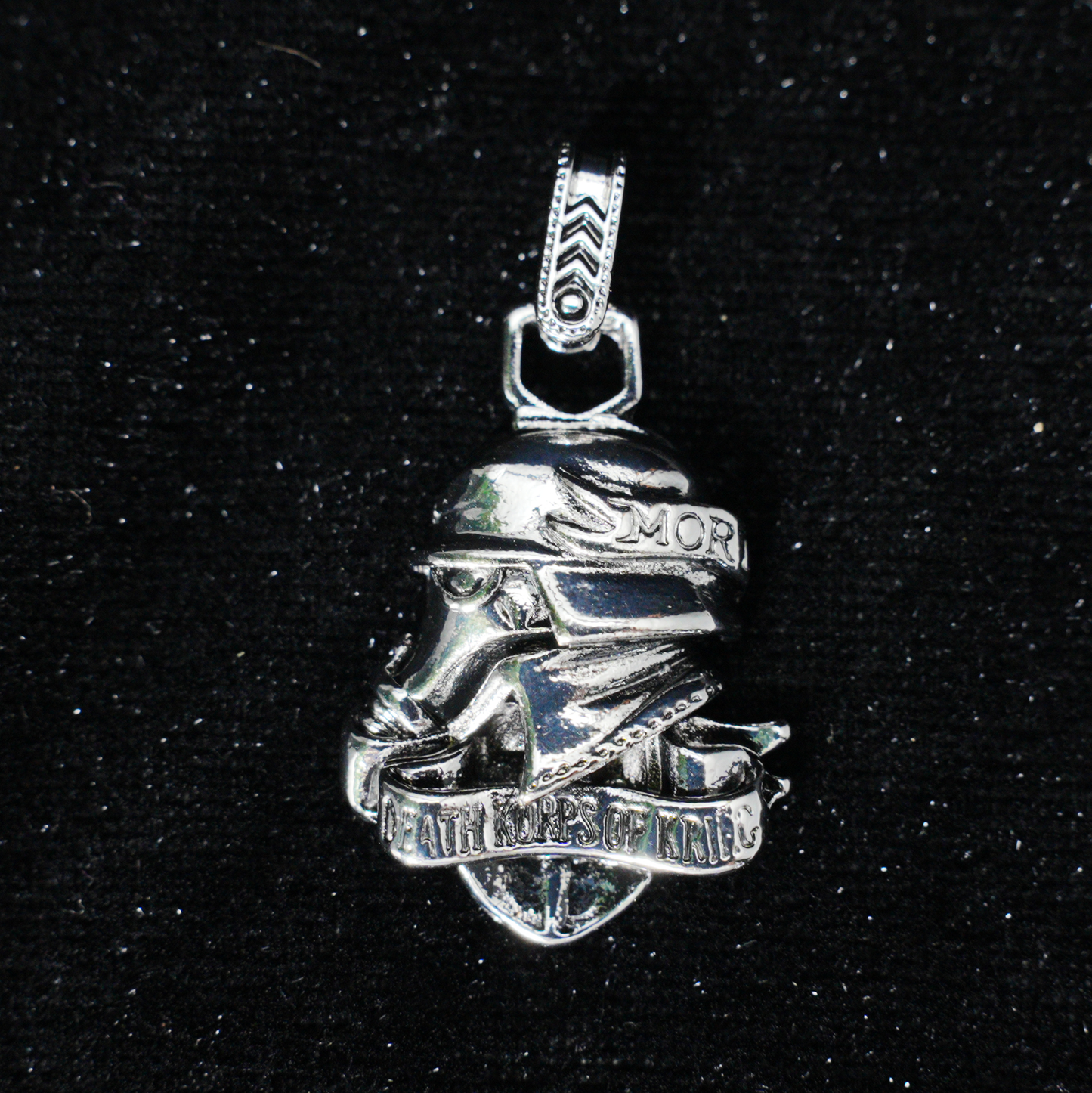Taktische Helm-Krieger-Anhänger-Halskette | Gotisch geformter Schmuck | Unisex-Halskette im Militärstil für Sammler und Fans