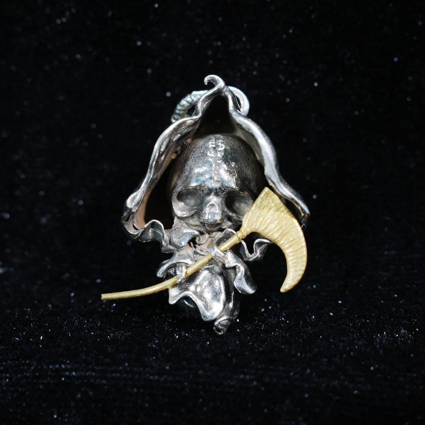Gothic Grim Reaper Pendant Necklace – Vintage Bronze Skull with Golden Scythe, Dark Aesthetic Statement Jewelry for Men & Women
