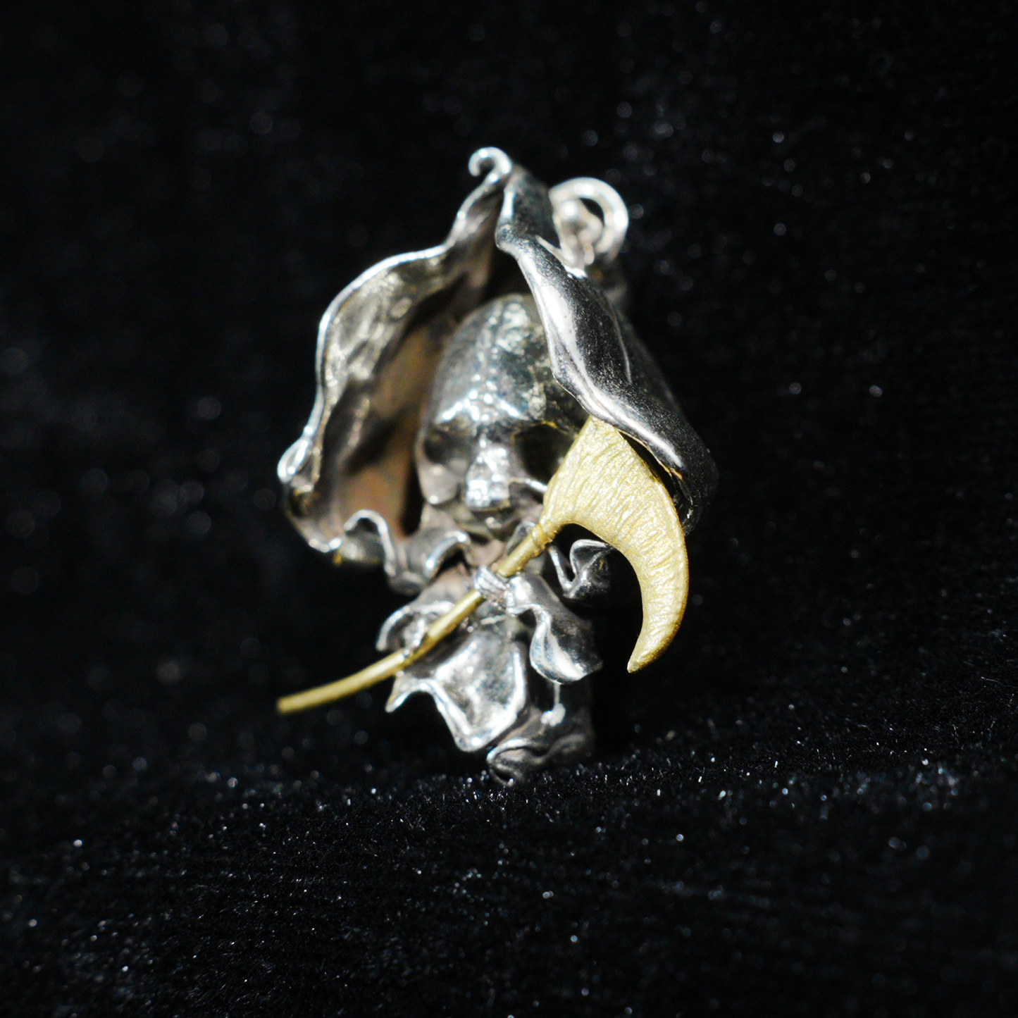 Gothic Grim Reaper Pendant Necklace – Vintage Bronze Skull with Golden Scythe, Dark Aesthetic Statement Jewelry for Men & Women