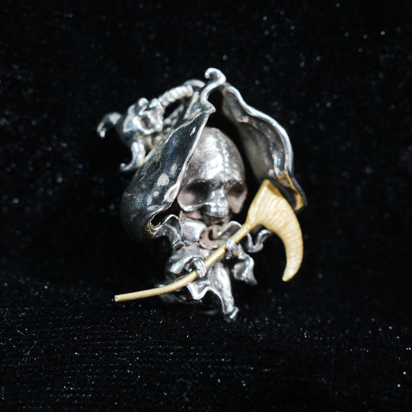 Gothic Grim Reaper Pendant Necklace – Vintage Bronze Skull with Golden Scythe, Dark Aesthetic Statement Jewelry for Men & Women