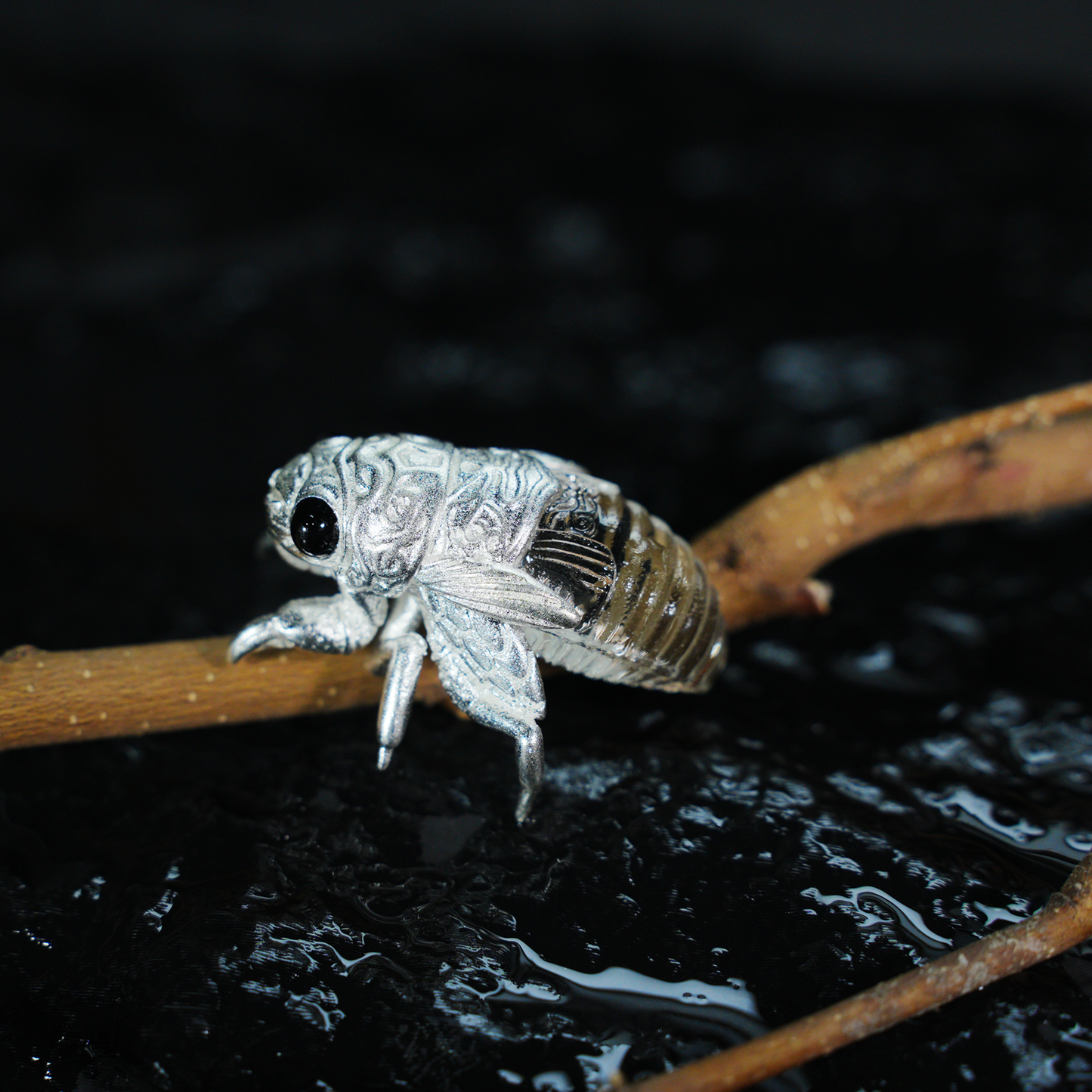 Halskette mit Zikadenanhänger – Vintage-Insektenschmuck in Kristalloptik, Symbol der Wiedergeburt und Klarheit, von der Natur inspiriertes Totemgeschenk