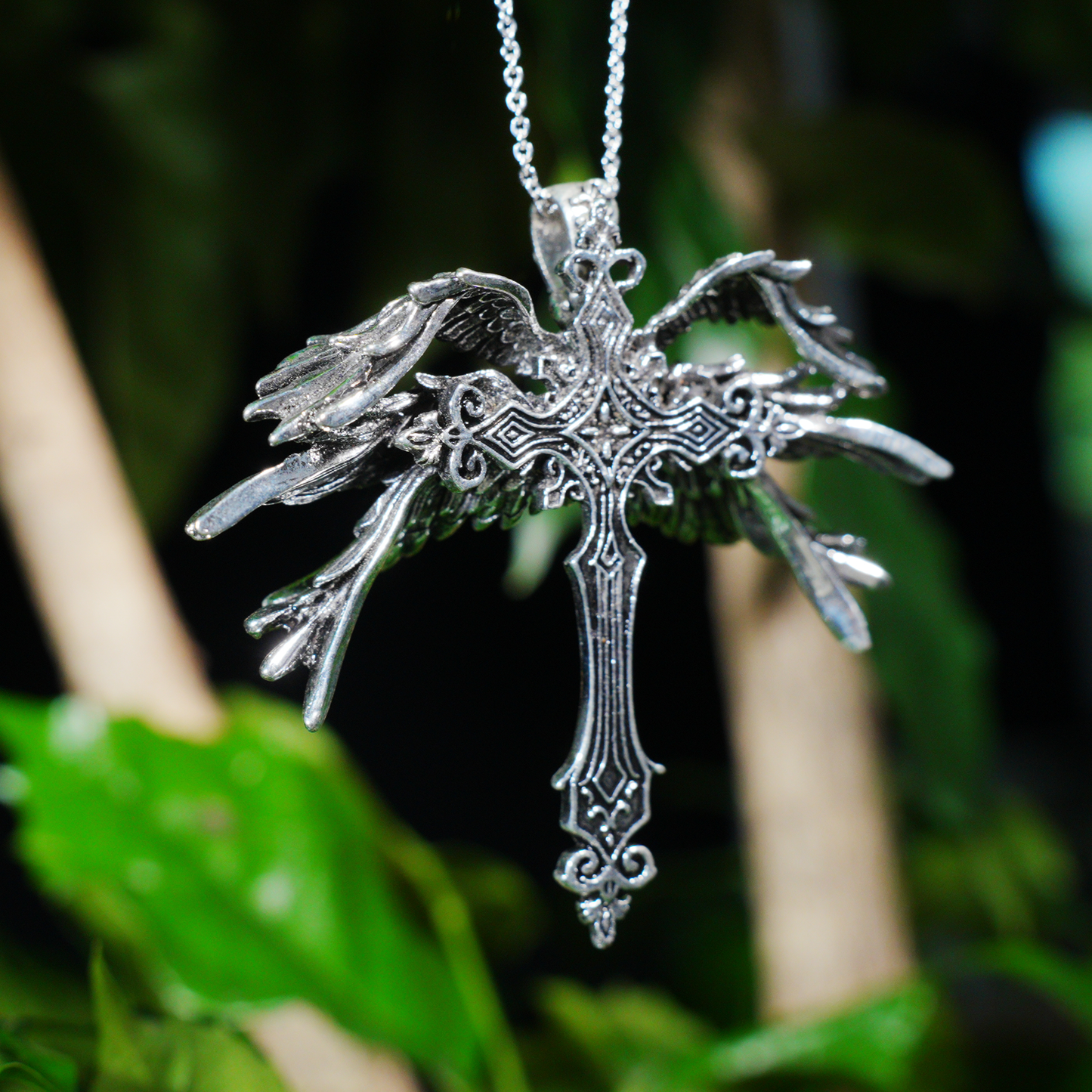 Gothic Kreuz Halskette mit Flügeln, Engel Amulett Anhänger, Vintage Religiöser Schmuck, Statement Fantasy Halskette