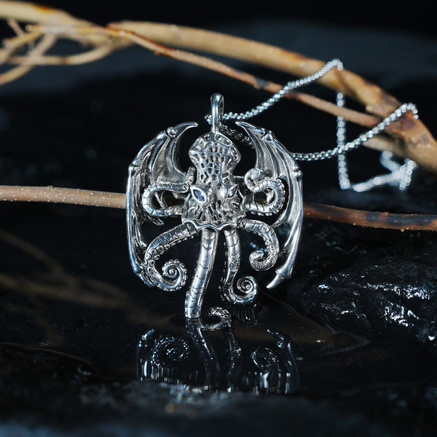 Cthulhu Tentakel Anhänger Halskette | Gotisches geflügeltes Oktopus-Amulett | Dark Fantasy Schmuck