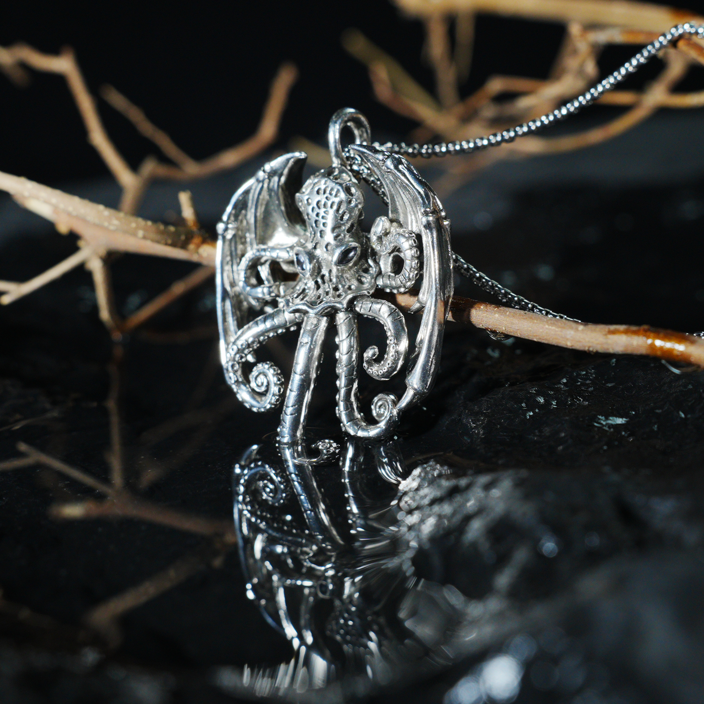 Cthulhu Tentakel Anhänger Halskette | Gotisches geflügeltes Oktopus-Amulett | Dark Fantasy Schmuck