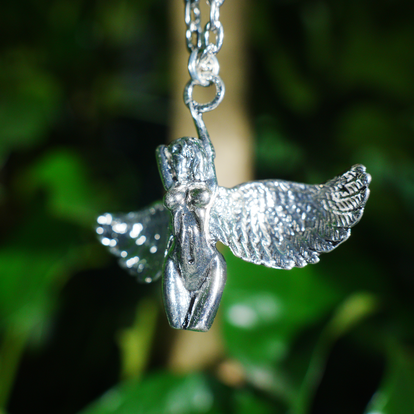 Flying Wing Goddess Pendant Necklace – Feminine Power Sculpture, Retro Style, Statement Jewelry for Women