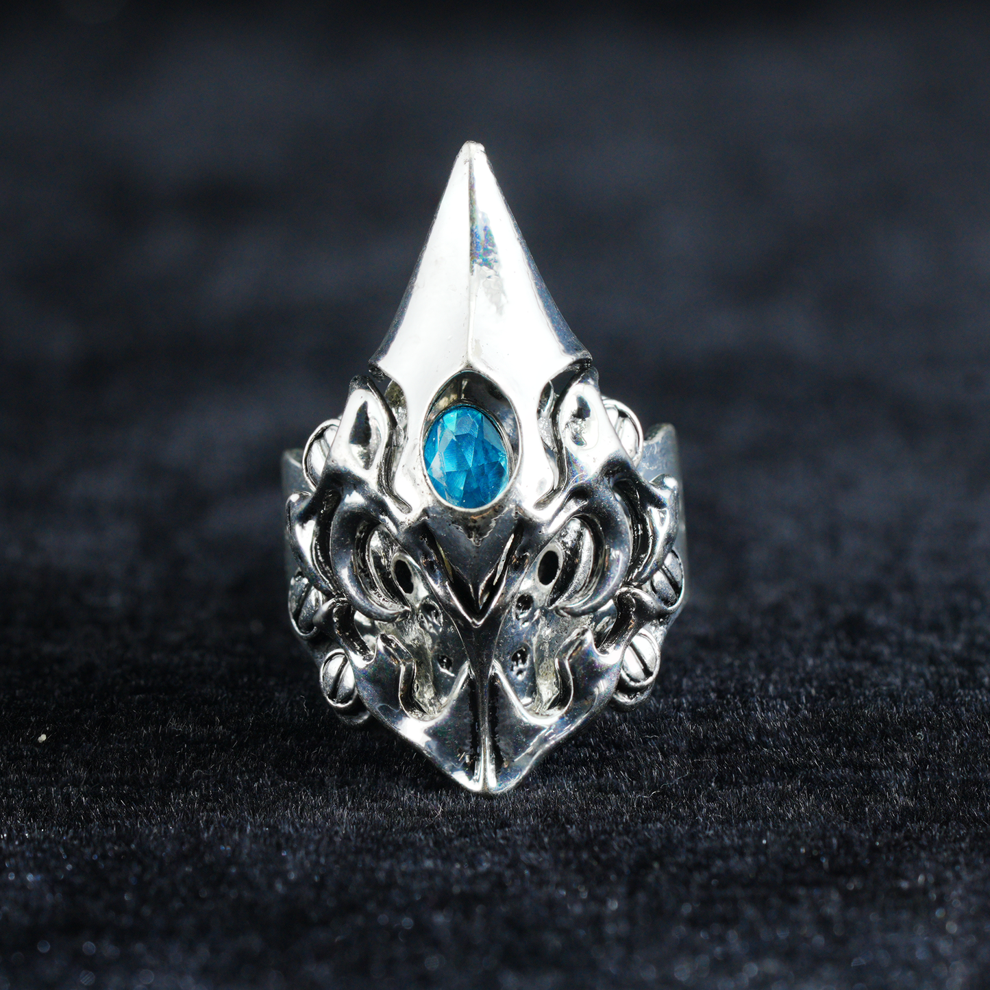 Gotischer geschnitzter Ring | Vogelschnabel-Totem-Design | Statement-Schmuck im mysteriösen Stil | Ideal für Cosplay und Bühnenkleidung