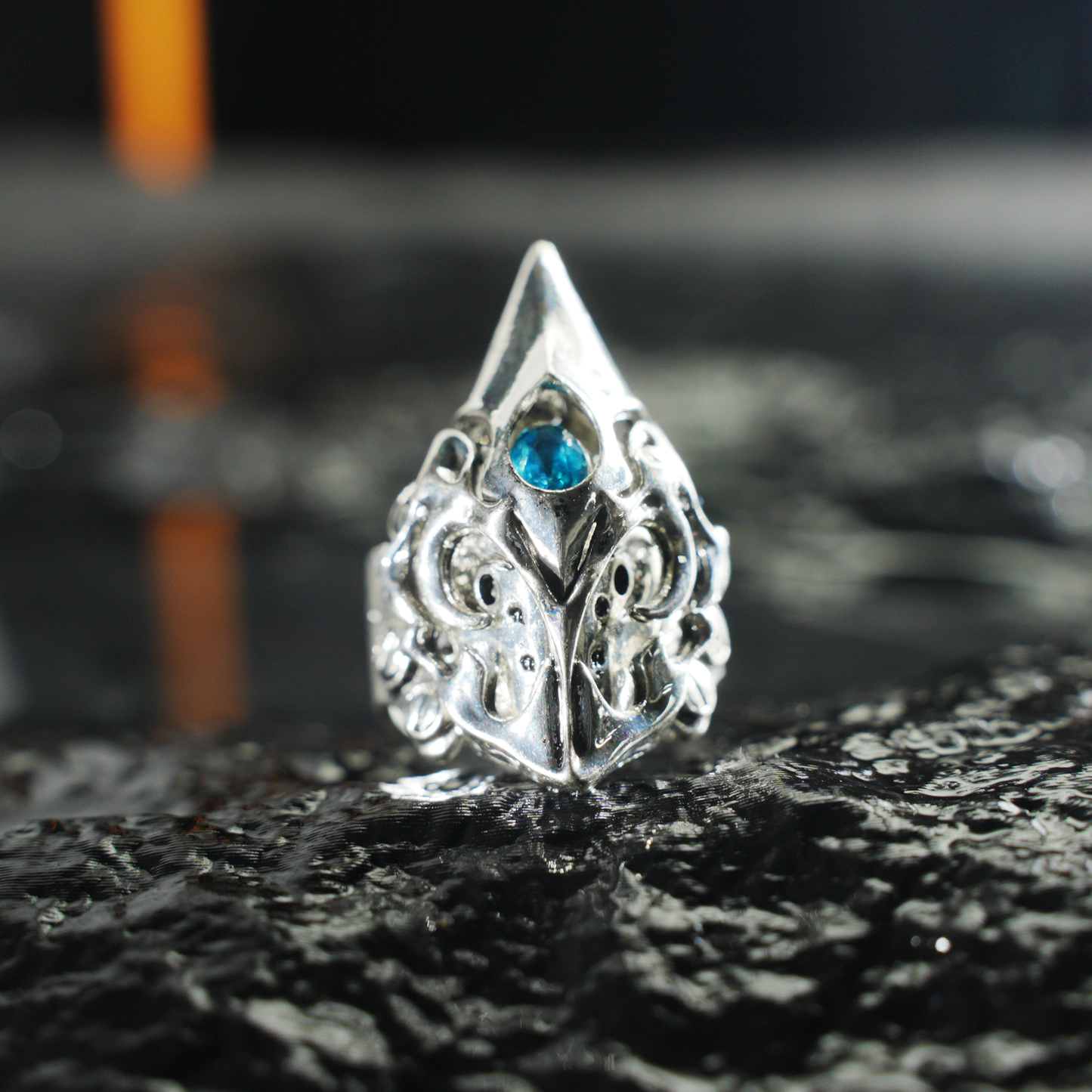 Gotischer geschnitzter Ring | Vogelschnabel-Totem-Design | Statement-Schmuck im mysteriösen Stil | Ideal für Cosplay und Bühnenkleidung