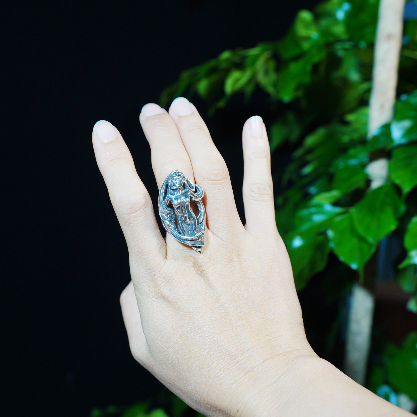 Göttinnen-Skulptur-Ring | Künstlerisches spirituelles Amulett | Symbol des weiblichen Erwachens | Schmuck im Gothic-Stil
