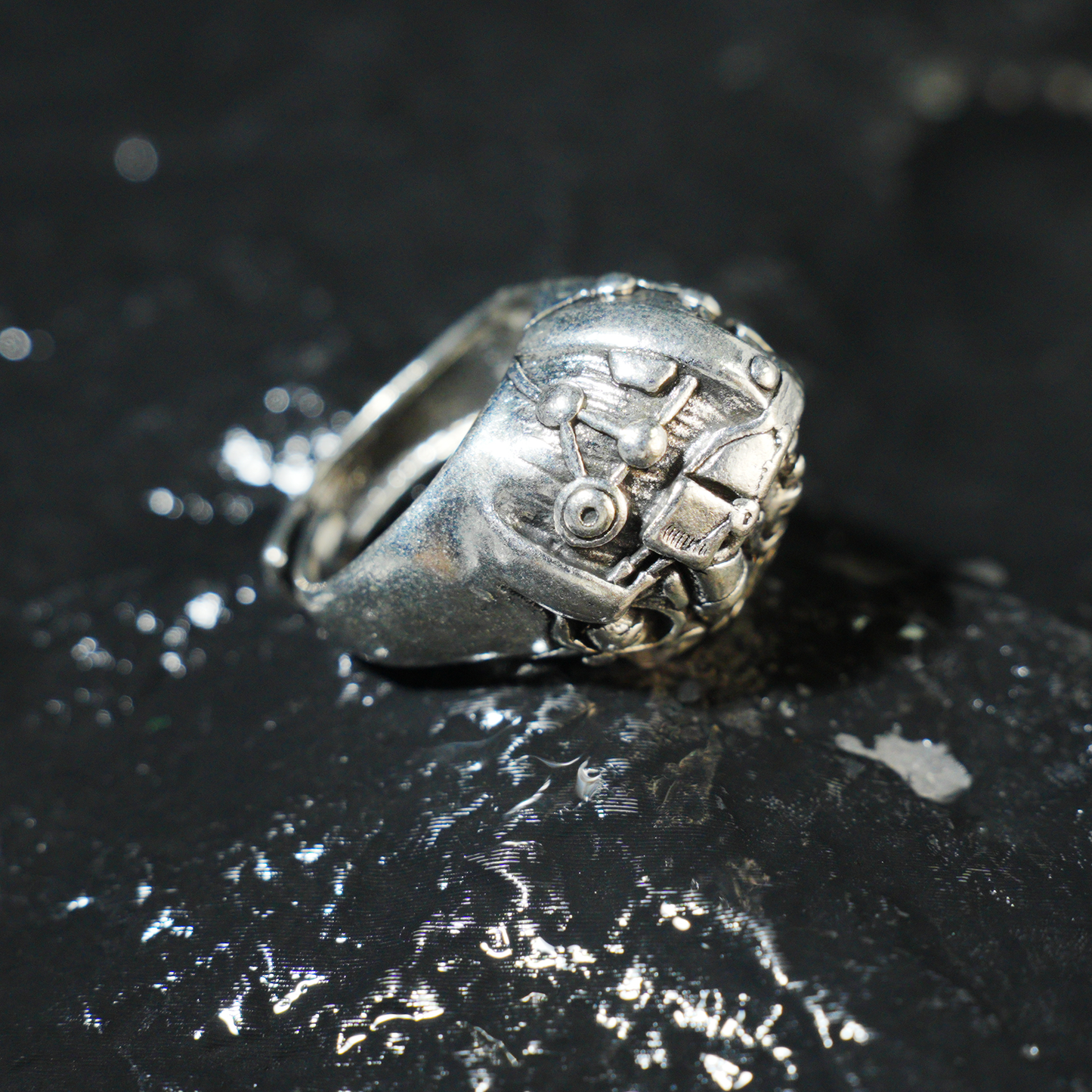 Cyber Warrior Helmet Ring, Mech Head Armor Ring for Men, Cyberpunk Sci-Fi Jewelry