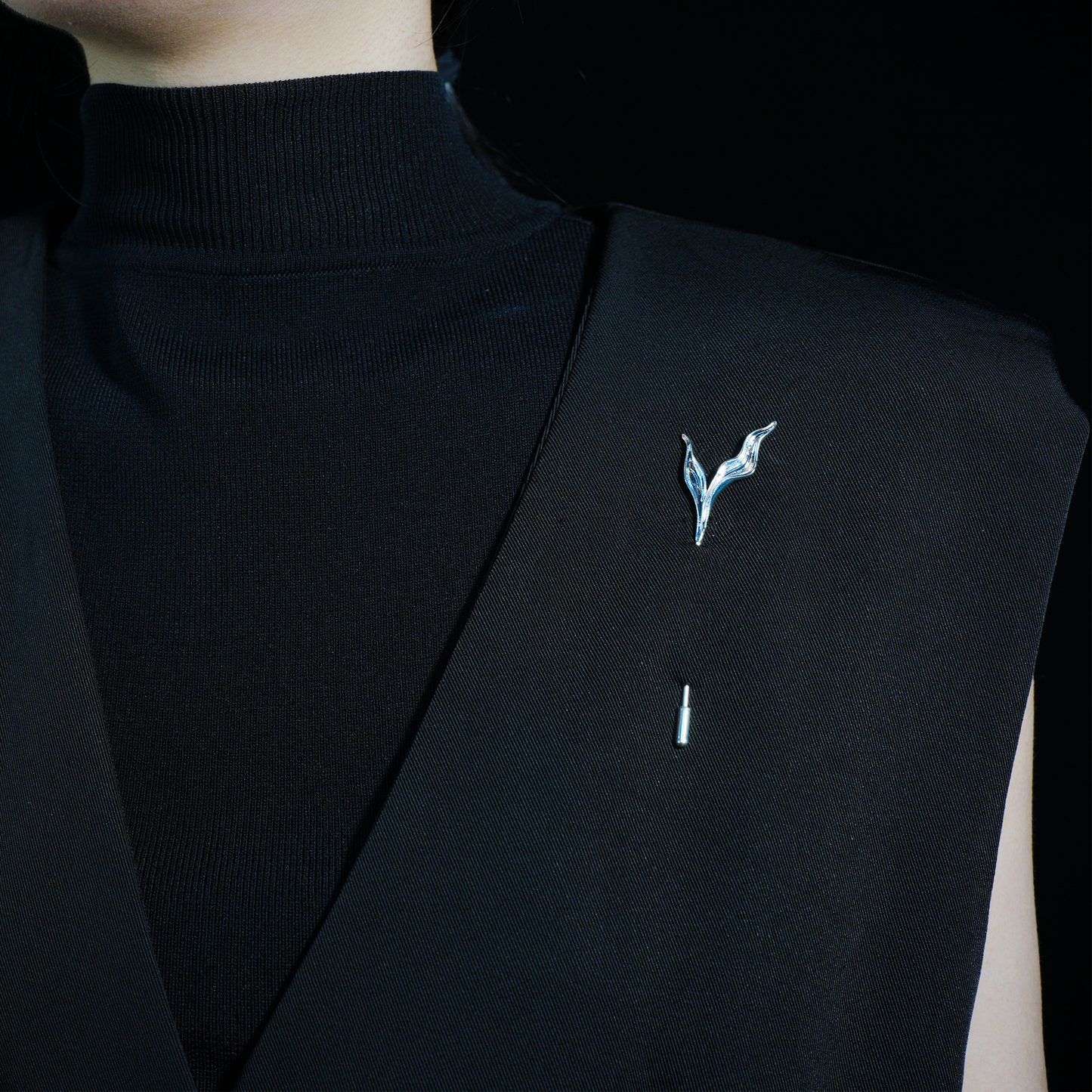 Sprout of Life Brooch - Nature-Inspired Minimalist Design, Symbolizing New Beginnings and Hope