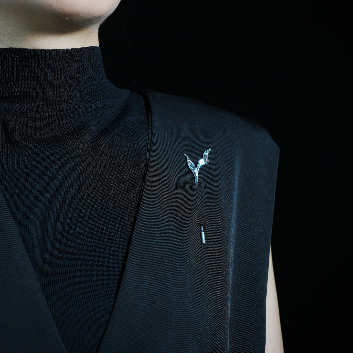 Sprout of Life Brooch - Nature-Inspired Minimalist Design, Symbolizing New Beginnings and Hope