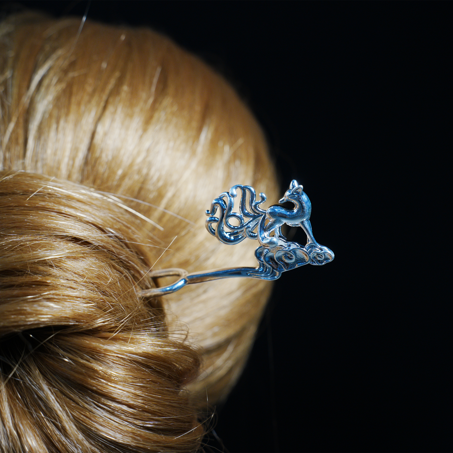 Neunschwänziger Fuchs Haarstab – Chinesische mythische Haarnadel, Hanfu Accessoire, Folk Schutzgeist Anstecknadel