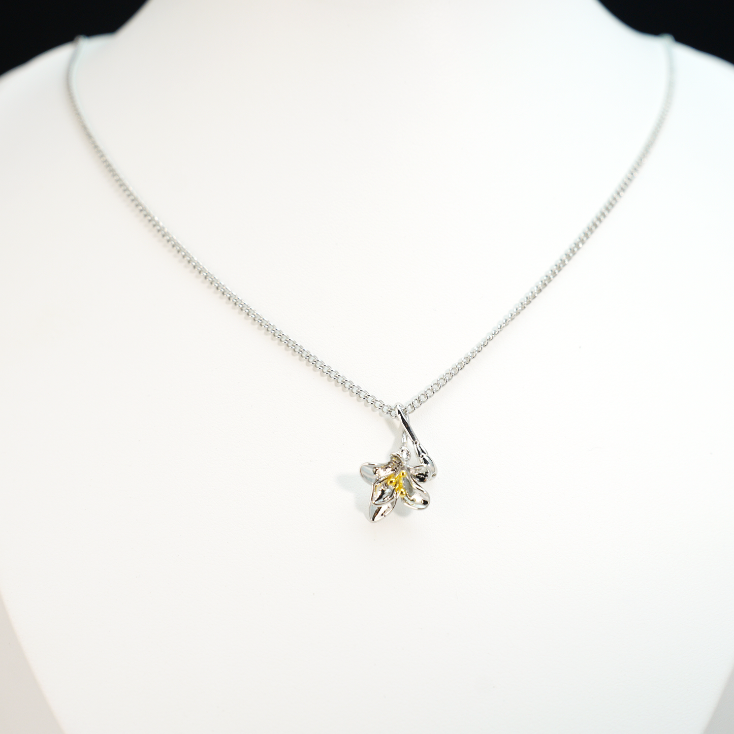 Silver Gold Floral Necklace | Minimal Nature-Inspired Jewelry | Sentimental Gift for Everyday & Travel