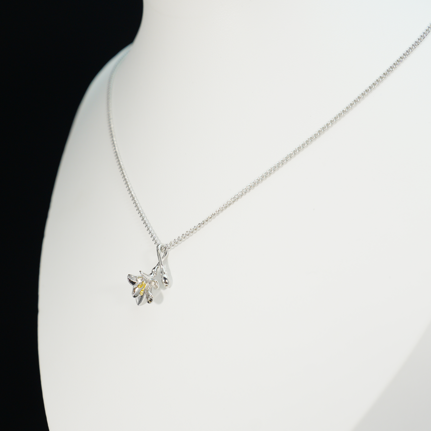 Silver Gold Floral Necklace | Minimal Nature-Inspired Jewelry | Sentimental Gift for Everyday & Travel