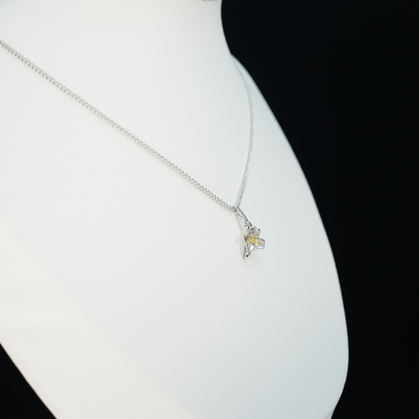 Silver Gold Floral Necklace | Minimal Nature-Inspired Jewelry | Sentimental Gift for Everyday & Travel
