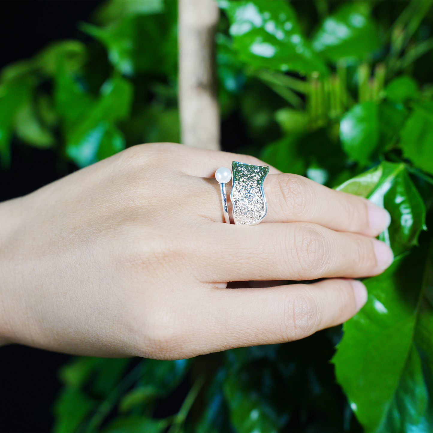 Silver Pearl Ring, Minimalist Hammered Texture Statement Band, Sculptural Modern Jewelry for Everyday Elegance