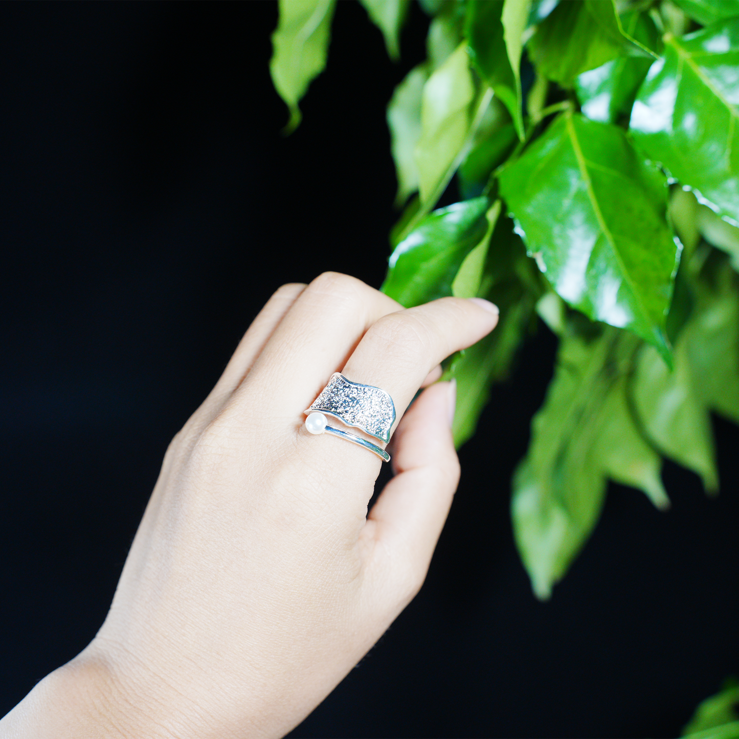 Silver Pearl Ring, Minimalist Hammered Texture Statement Band, Sculptural Modern Jewelry for Everyday Elegance