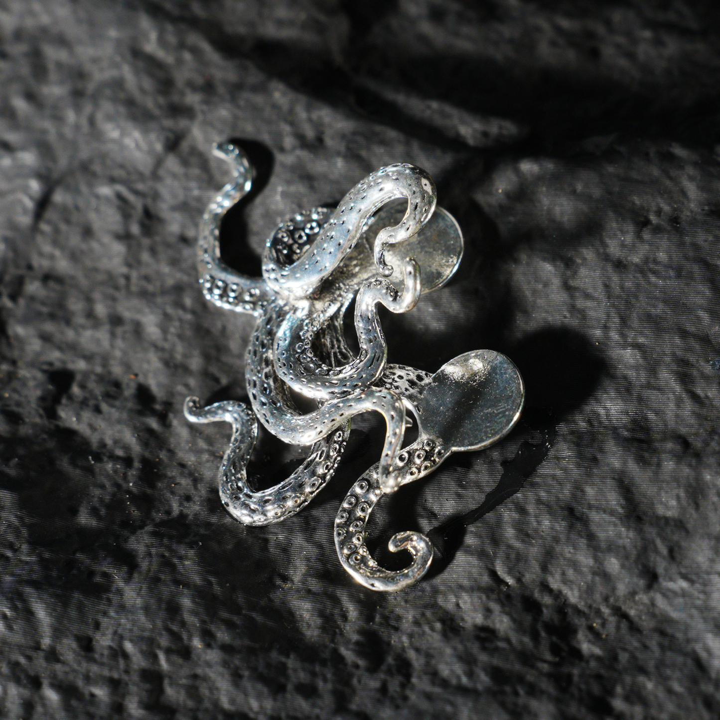 Einzigartige Oktopus-Brosche für Herrenanzüge, kreatives Finish-Design, personalisiertes High-End-Accessoire, ideal für geschäftliche und formelle Anlässe