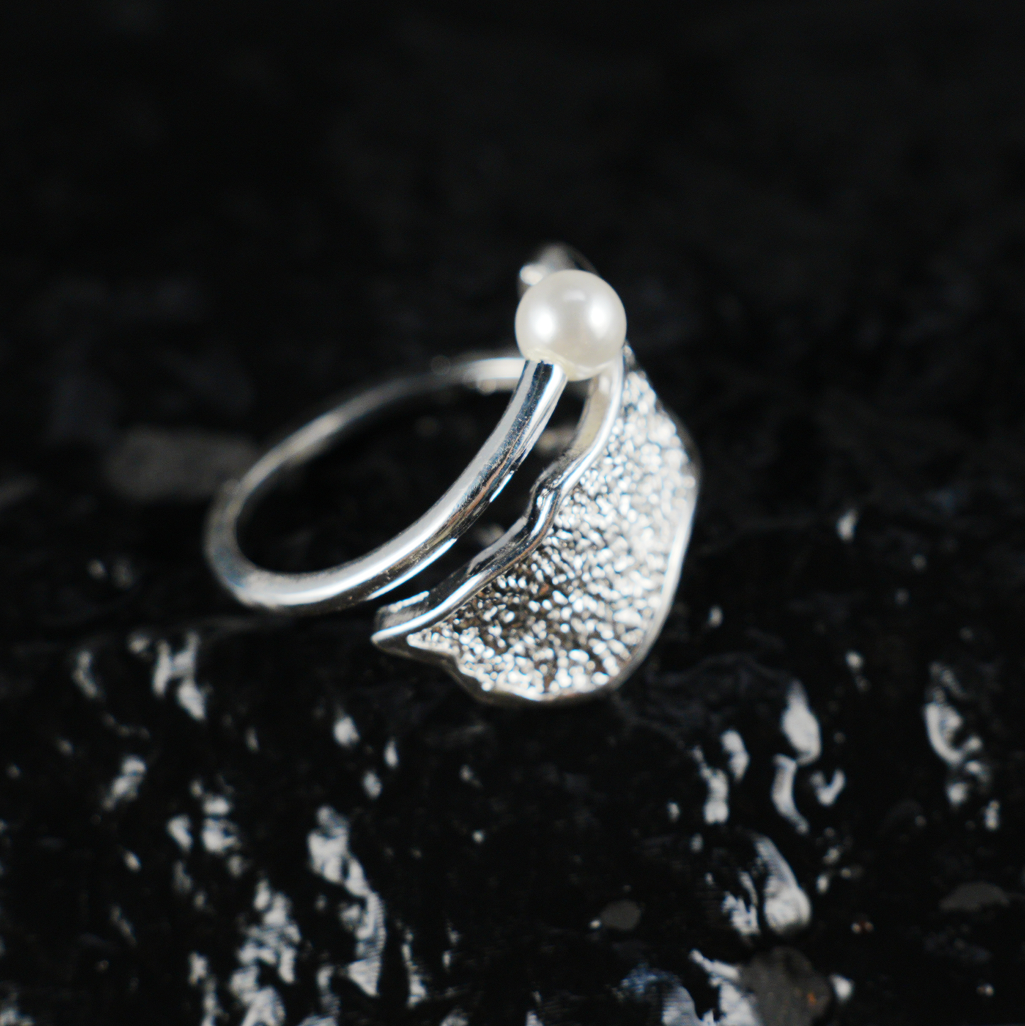Silver Pearl Ring, Minimalist Hammered Texture Statement Band, Sculptural Modern Jewelry for Everyday Elegance