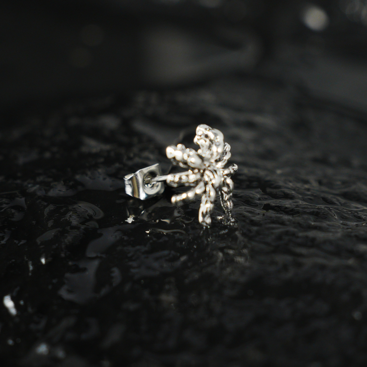Spinnen Ohrstecker für Damen und Herren, Gothic Punk Style Einzelohrstecker, handgefertigter Spinnenschmuck, Symbolisches Tier Totem Geschenk