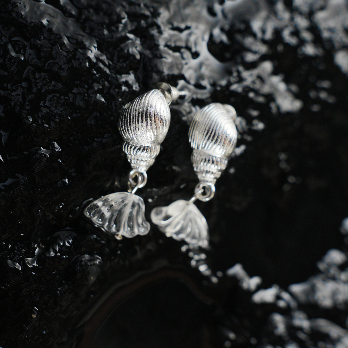 Ocean Shell Drop Earrings with Petal-Shaped Crystals, Artistic Sea-Inspired Dangle Earrings for Women