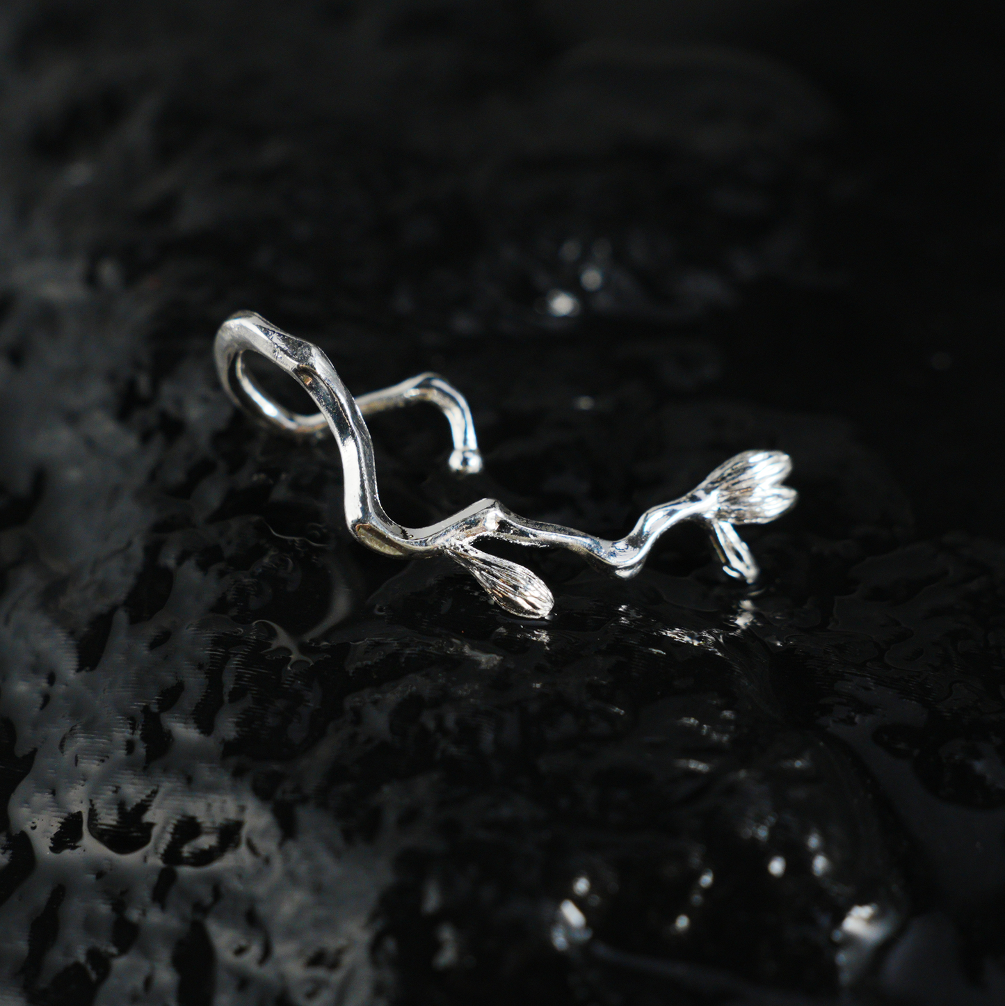 Organic Flow Ear Hook, Minimalist Branch Curve Earcuff, Nature-Inspired Ear Jewelry, Statement Earring