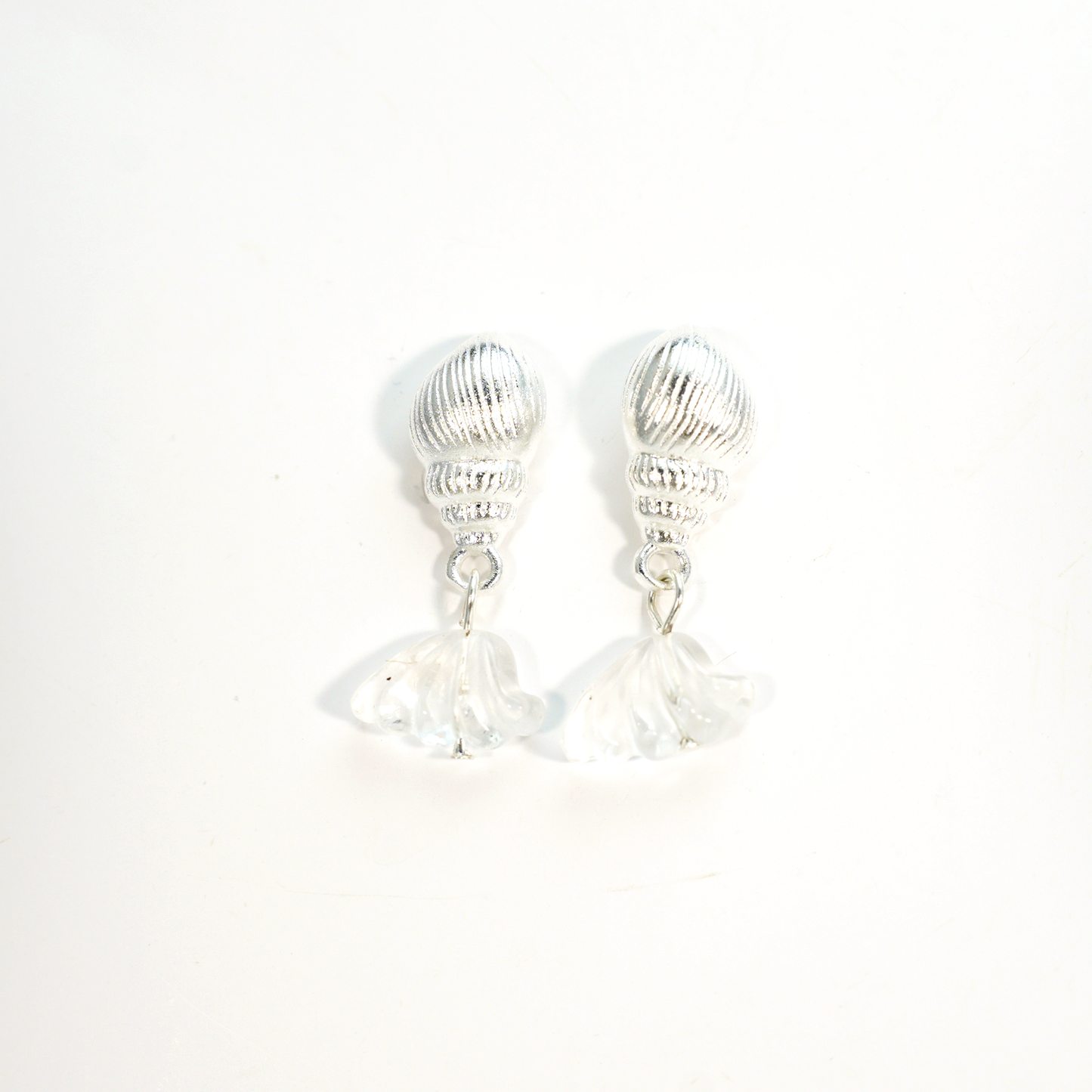 Ocean Shell Drop Earrings with Petal-Shaped Crystals, Artistic Sea-Inspired Dangle Earrings for Women
