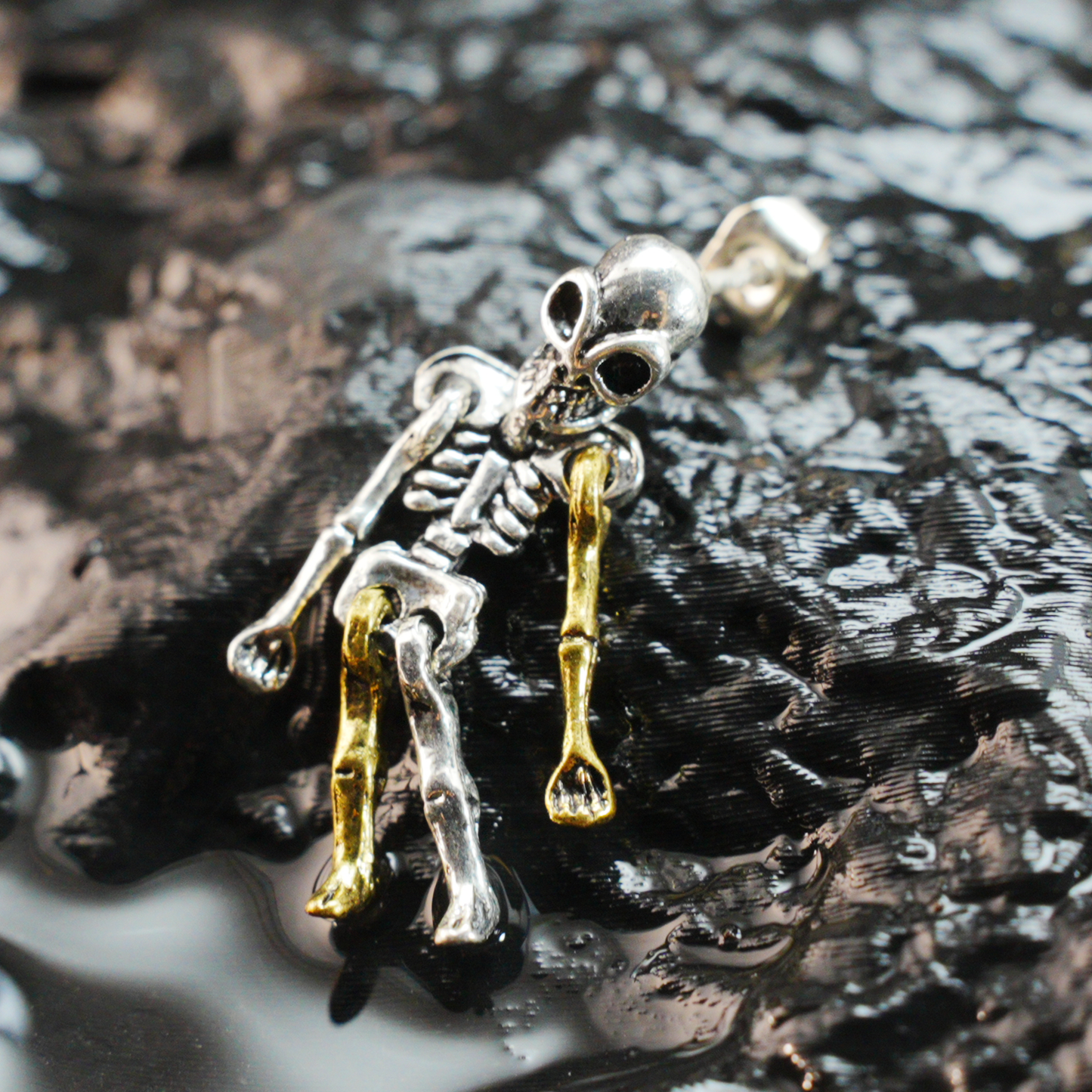 Alien-Skelett-Ohrstecker – Gothic-Totenkopf-Design, gruselig süßer Unisex-Schmuck