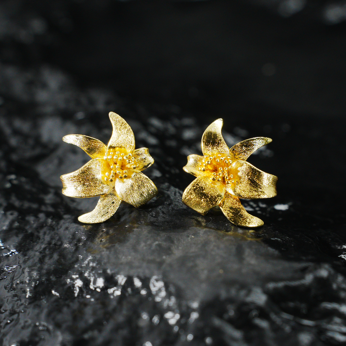 Blooming Elegance Floral Stud Earrings – Delicate Petal Shape, Nature Inspired Jewelry for Women’s Daily Style