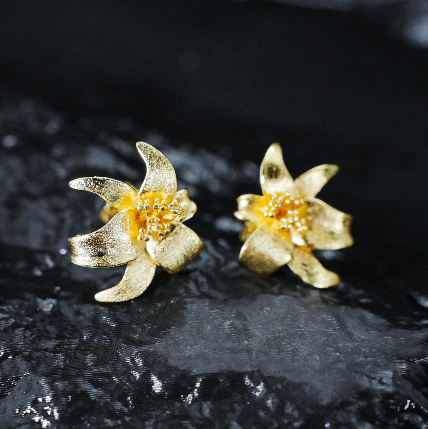 Blooming Elegance Floral Stud Earrings – Delicate Petal Shape, Nature Inspired Jewelry for Women’s Daily Style