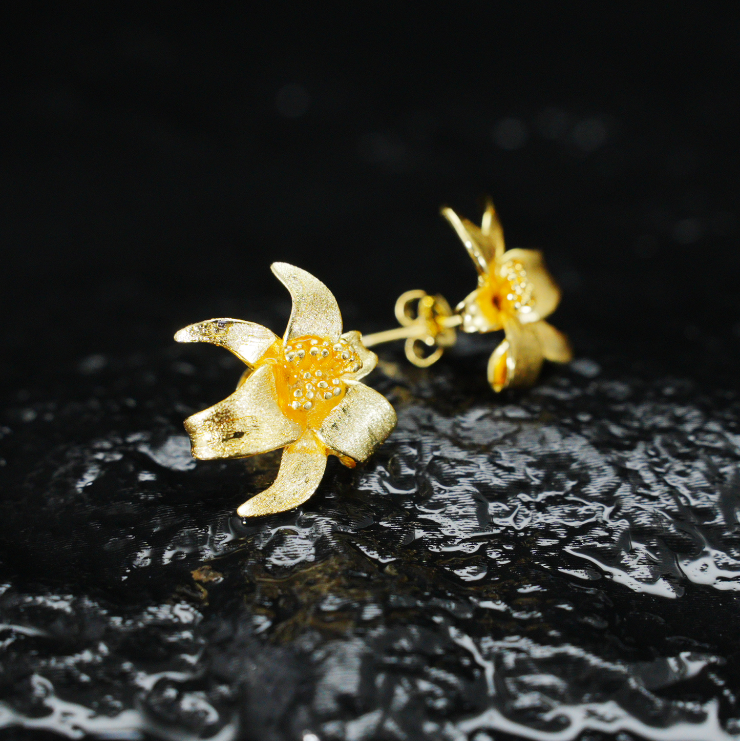 Blooming Elegance Floral Stud Earrings – Delicate Petal Shape, Nature Inspired Jewelry for Women’s Daily Style