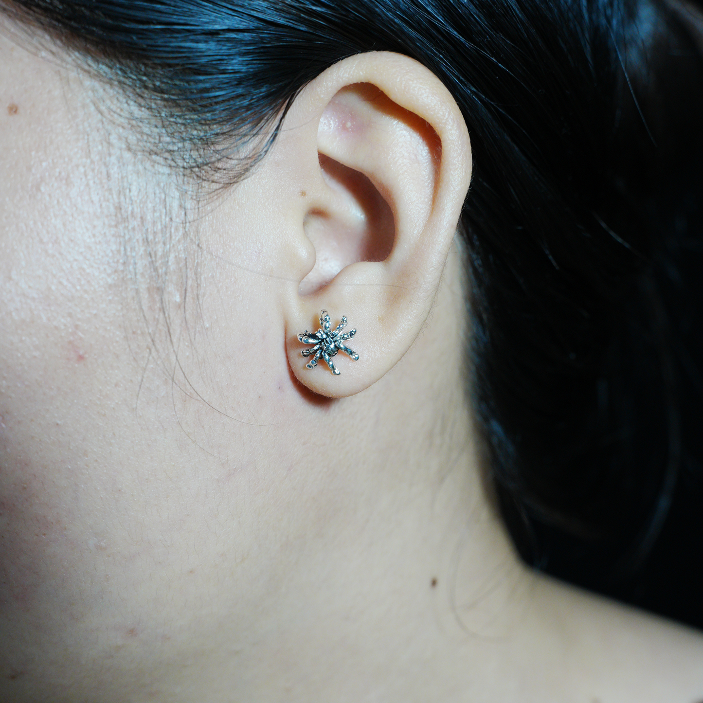 Spinnen Ohrstecker für Damen und Herren, Gothic Punk Style Einzelohrstecker, handgefertigter Spinnenschmuck, Symbolisches Tier Totem Geschenk