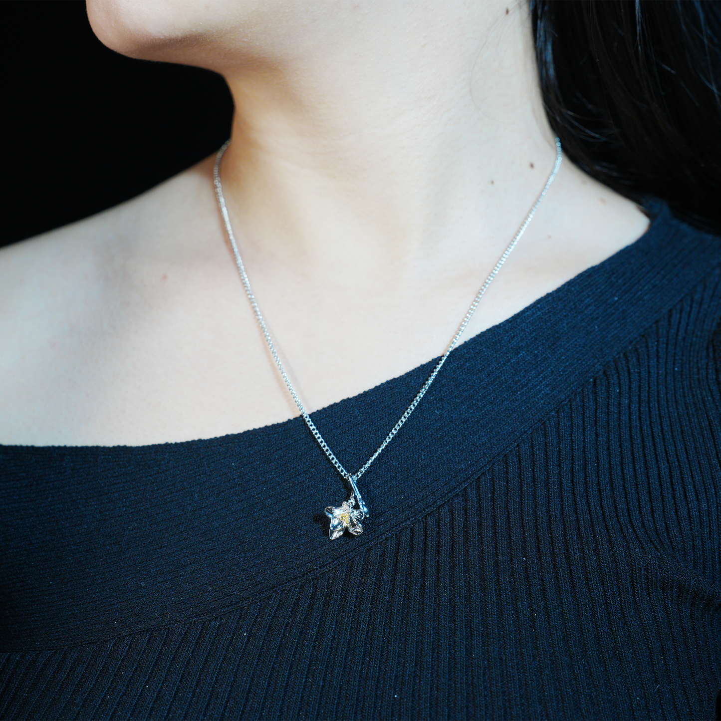 Silver Gold Floral Necklace | Minimal Nature-Inspired Jewelry | Sentimental Gift for Everyday & Travel