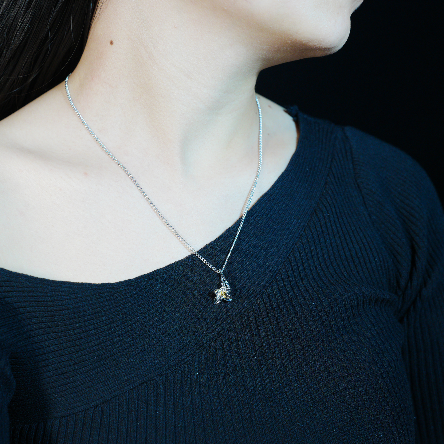 Silver Gold Floral Necklace | Minimal Nature-Inspired Jewelry | Sentimental Gift for Everyday & Travel