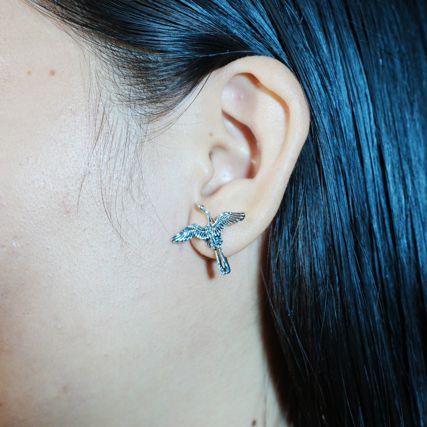 Ohrringe mit schwebendem Vogel | Symbol der Freiheit Talisman | Von der Natur inspirierte künstlerische Ohrstecker