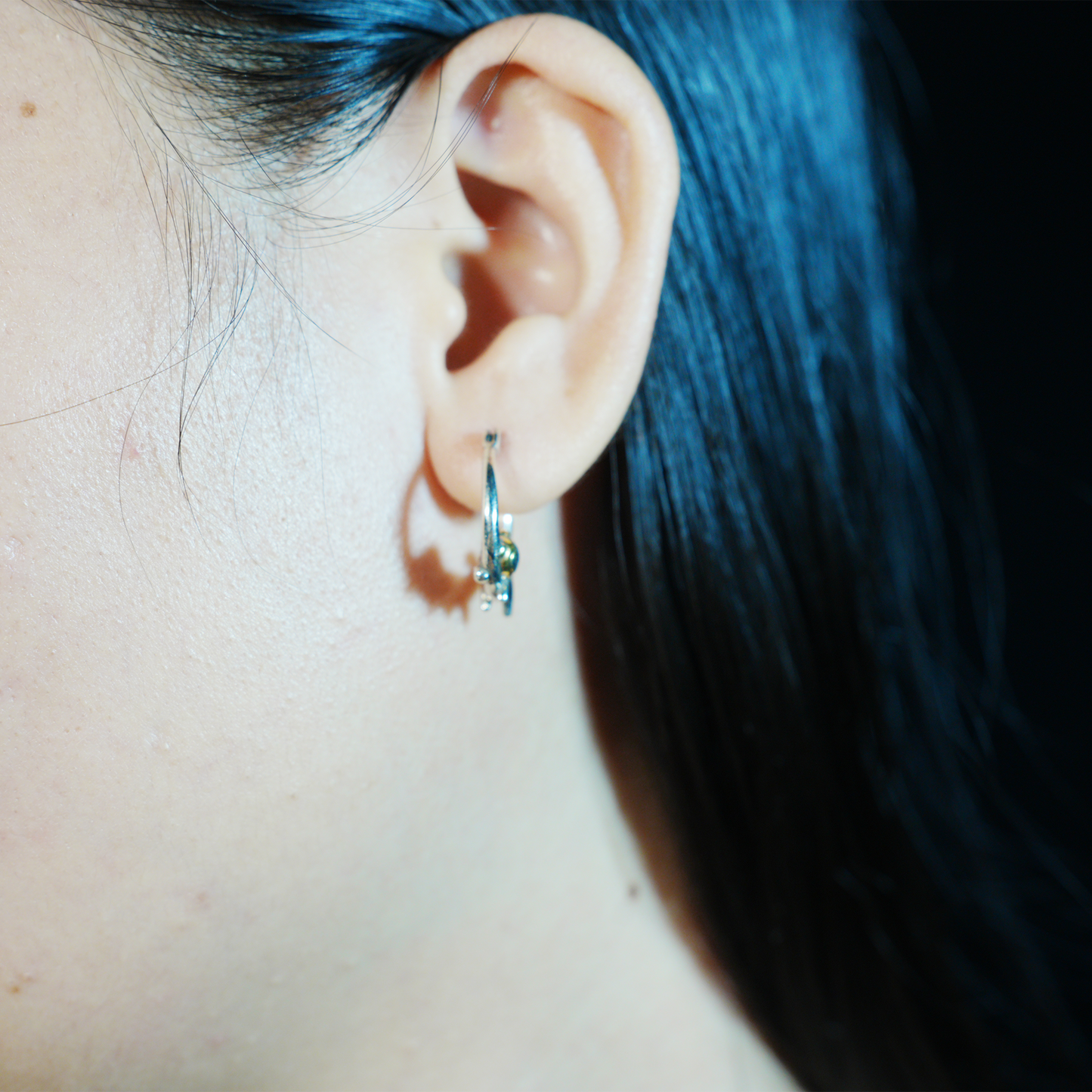 Curious Cat with Fish Hat Earrings – Playful Kitty Studs for Animal Lovers, Cute Cat Jewelry for Daily Joy