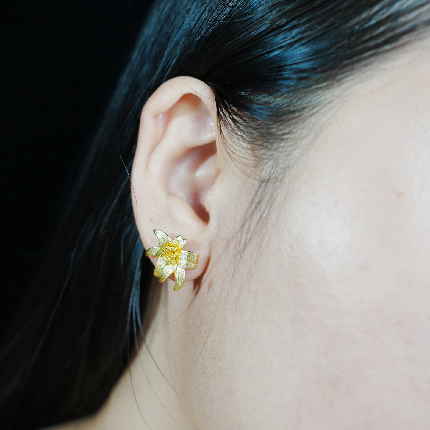 Blooming Elegance Floral Stud Earrings – Delicate Petal Shape, Nature Inspired Jewelry for Women’s Daily Style