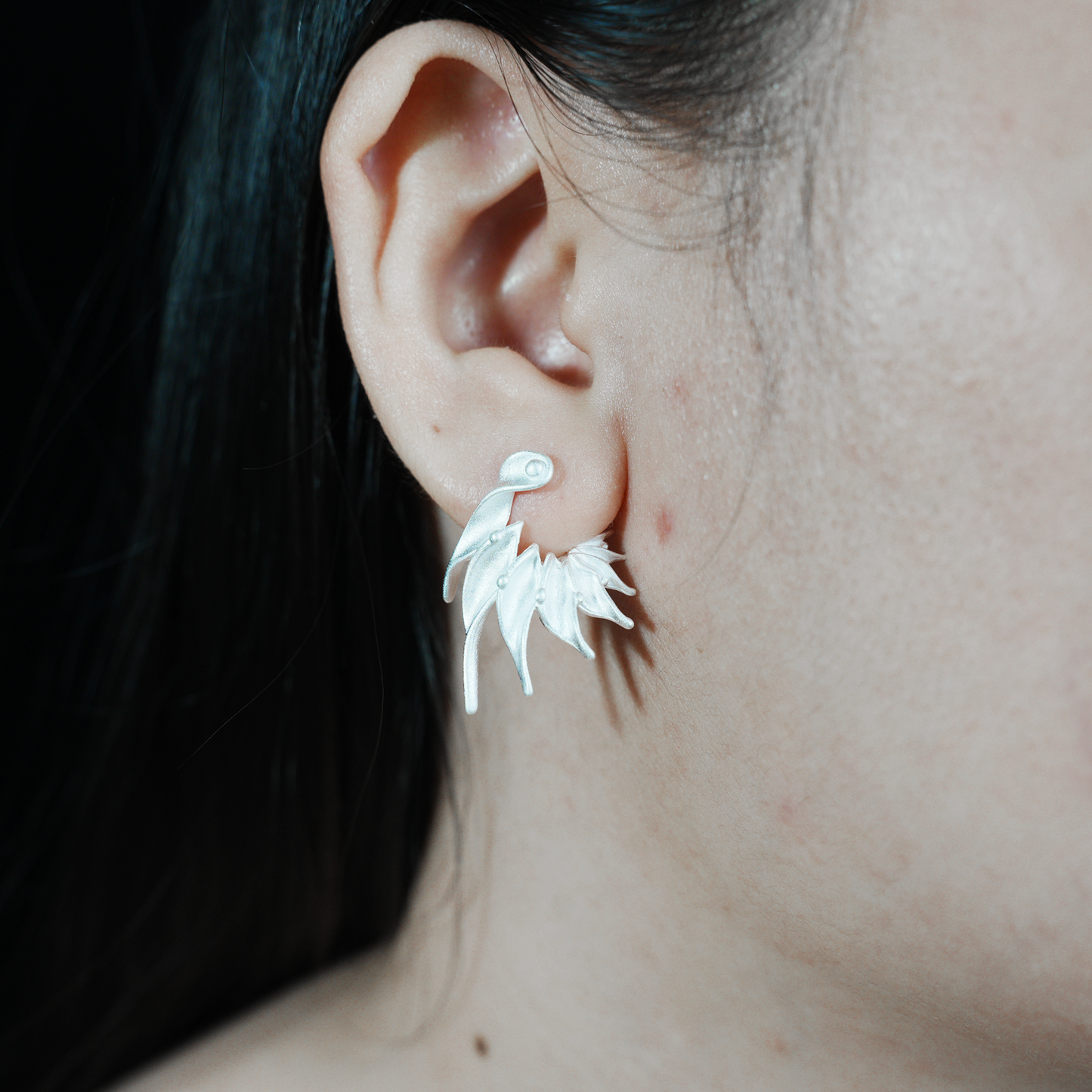 Gewellte Struktur Tropfen Ohrringe, Ozean inspirierter Ohrschmuck für Frauen, Künstlerische minimalistische Ohrstecker, Einzigartiges Geschenk für Sie