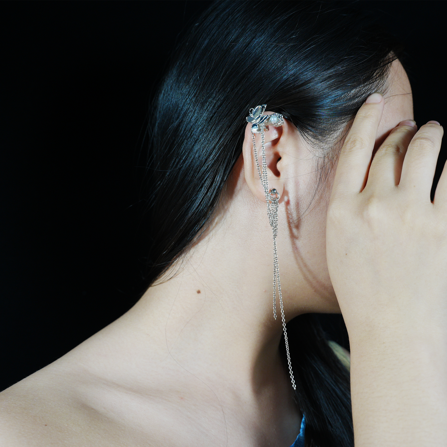 Butterfly Pearl Drop Chain Earrings, Asymmetrical Ear Cuff Style, Nature Inspired Jewelry for Women, Elegant Gift for Her