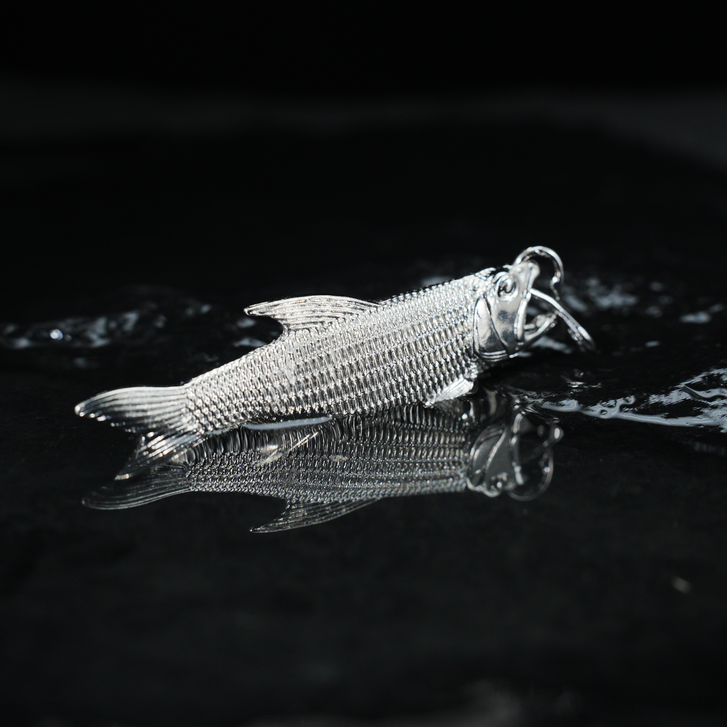 Realistische Halskette mit Fischanhänger für Männer, handgefertigtes Tiertotem-Amulett, Schmuck mit Naturfischsymbol