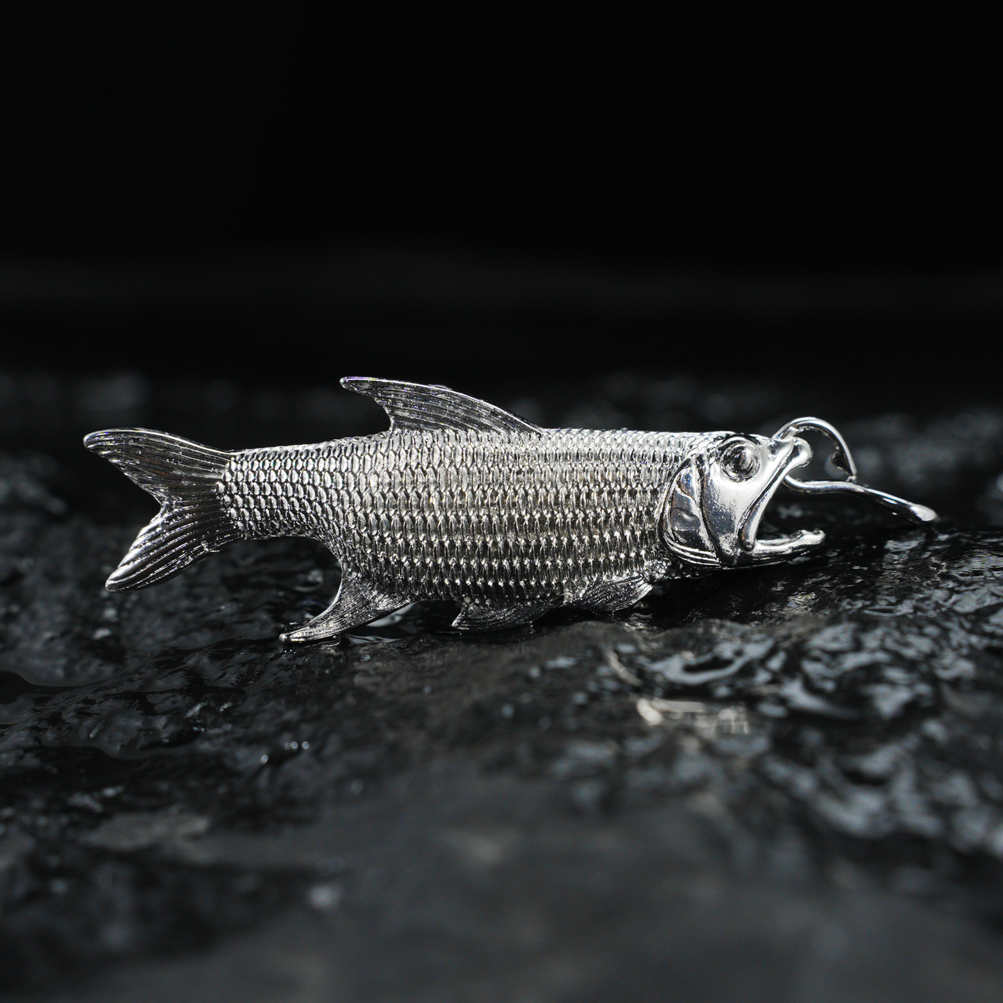 Realistische Halskette mit Fischanhänger für Männer, handgefertigtes Tiertotem-Amulett, Schmuck mit Naturfischsymbol