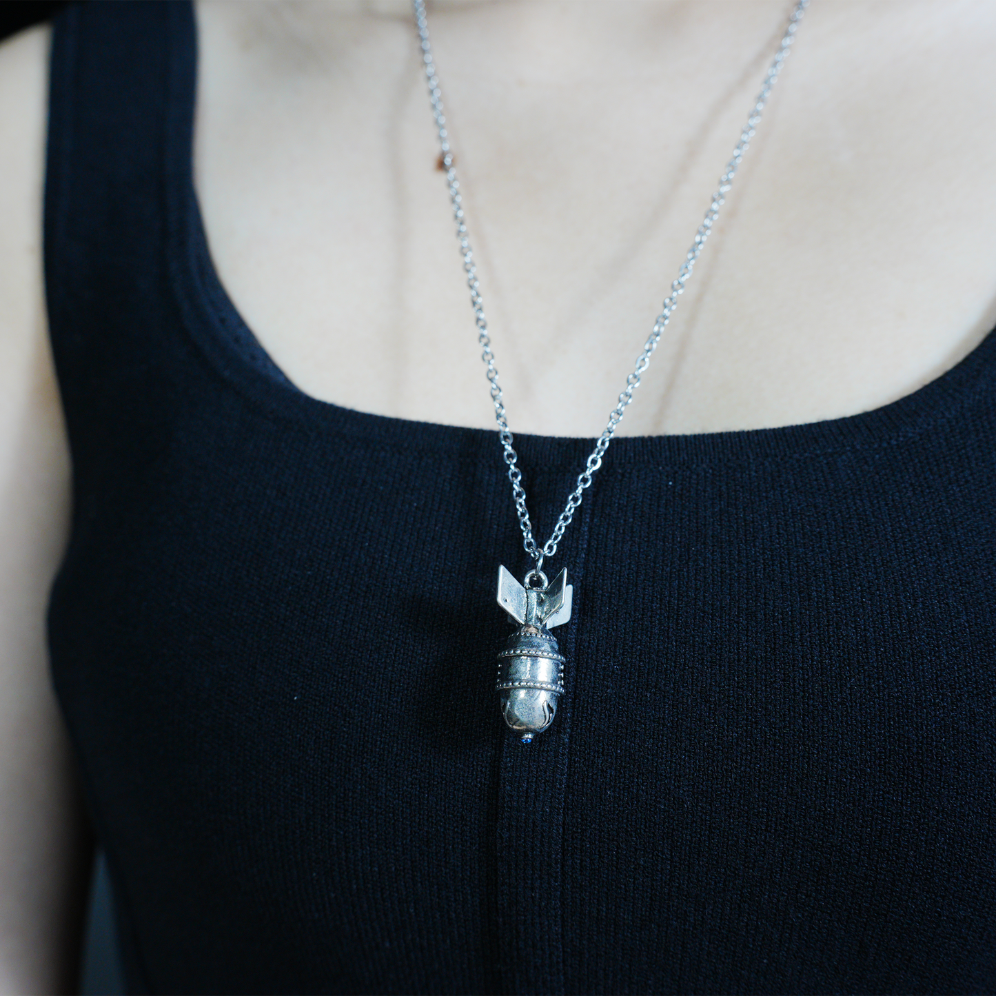 Fierce Bomb Head Pendant – Gothic Retro Necklace with Monster Face Design, Industrial Punk Jewelry for Men & Women, Statement Gift